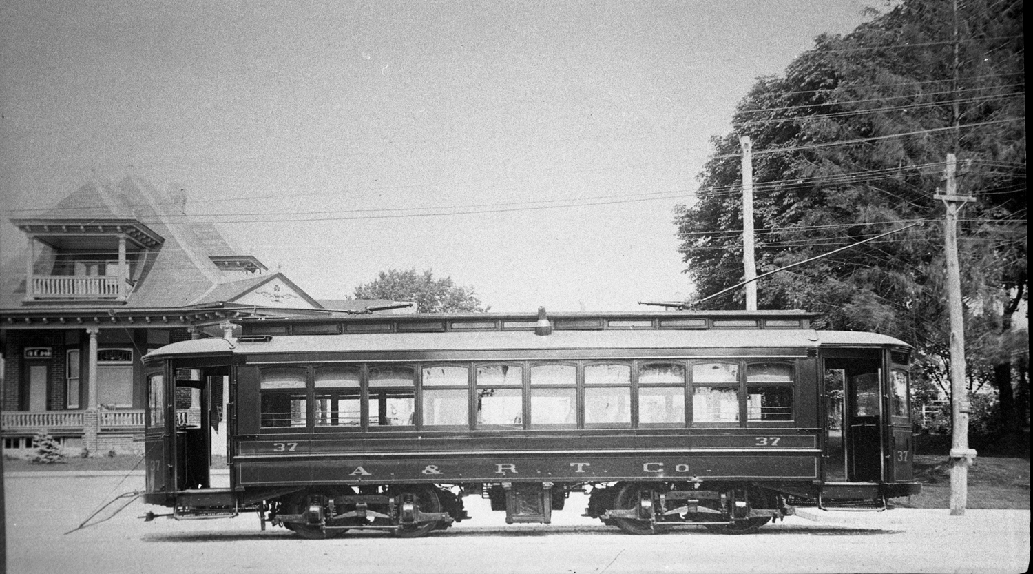 The picture was taken at Park Avenue (East Main St.) and Cross Street Maple Street. Circa early 1900s. Jim Schlegel collection