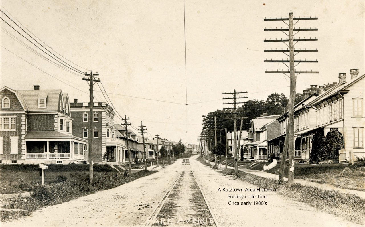 Photo of Park Avenue, now East Main Street, in the early 1900s.